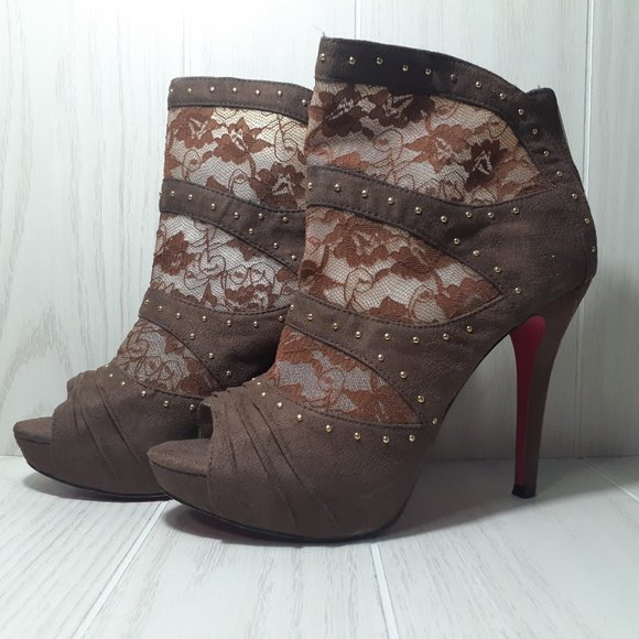 Apple Bottom Cream Colored Lacey Style Peek Toe Back Zip Heels Size 8 - Picture 2 of 4